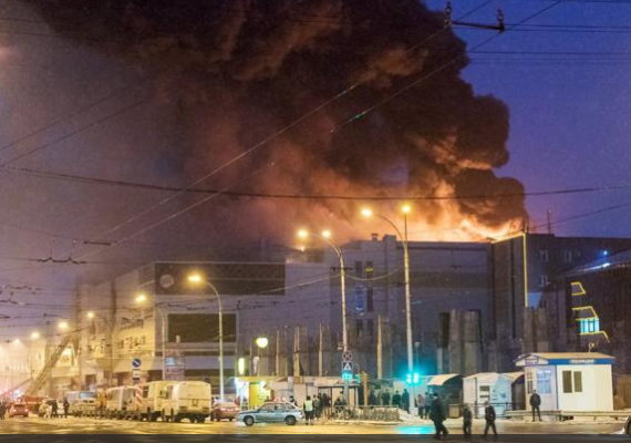 Tragedia al centro commerciale: morte 53 persone, tra cui 41 bambini in Russia per un incendio