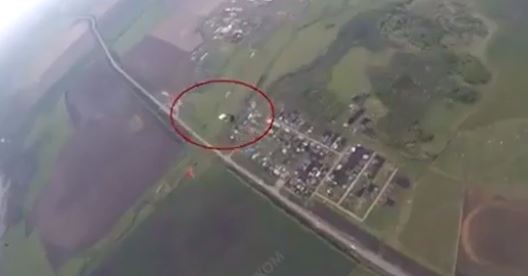 Tragedia in Russia: paracadutisti si scontrano in volo e si schiantano al suolo
