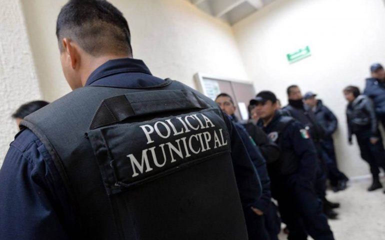 Messico: un’orgia si trasforma in rissa. Arriva la polizia e un agente ci trova la moglie