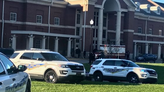 Alabama: colpi d’arma da fuoco in una scuola superiore. Morta una ragazza, due i feriti