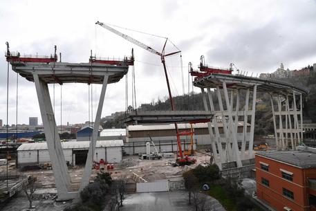 Ponte Morandi. Iniziata la demolizione del viadotto di Genova
