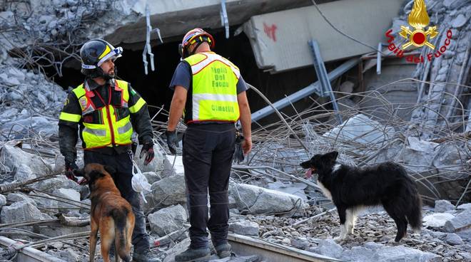 Genova, trovato anche l’ultimo disperso: salgono a 43 i morti del crollo del ponte