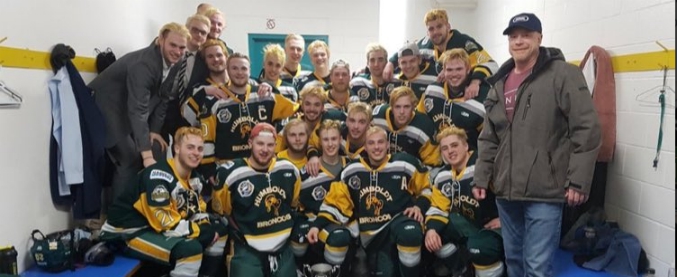 Tragedia in Canada: 14 baby giocatori di hockey muoiono nello schianto del loro autobus