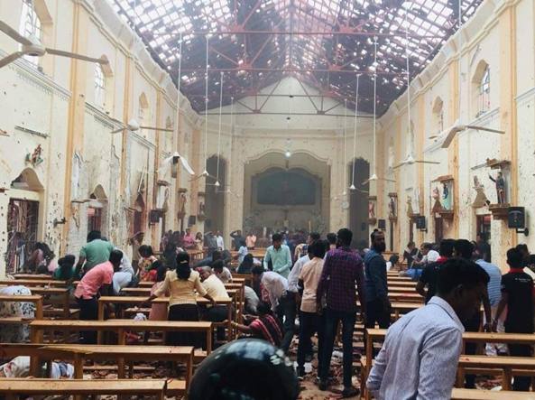 Pasqua tragica nello Sri Lanka: sei esplosioni, 185 morti, 500 feriti