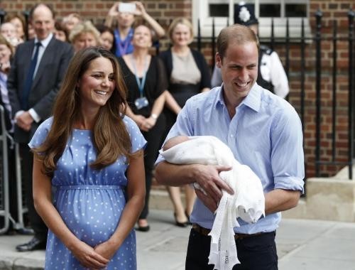 Fiocco rosa a Buckingham Palace. E’ nata la bimba di Kate e William