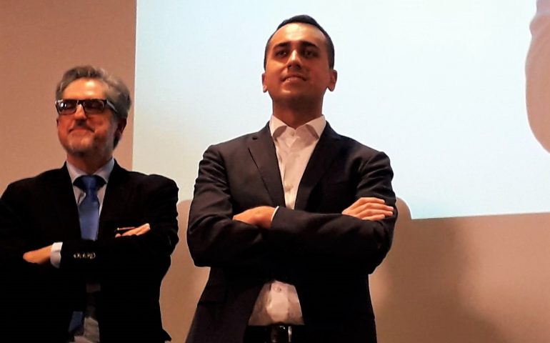 M5S, Di Maio “salvato” dagli iscritti alla piattaforma Rousseau: l’80% lo riconferma alla guida