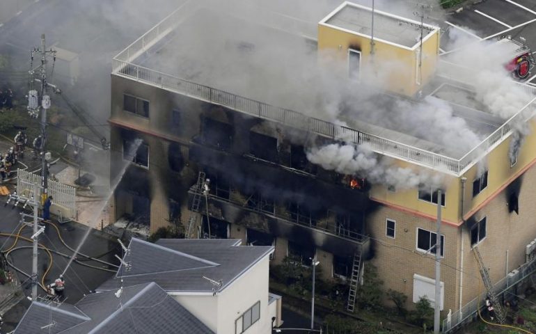 Giappone: appicca incendio allo studio di produzione anime e manga, Kyoto Animation. Oltre 23 morti