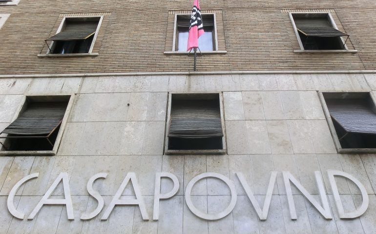 Casapound “bannato” dai social: bloccati su facebook e Instagram diversi account del partito di estrema destra