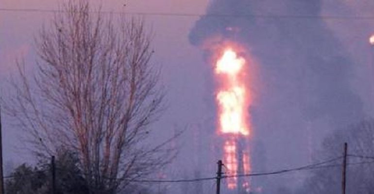 Paura a Pavia: esplosione in una raffineria