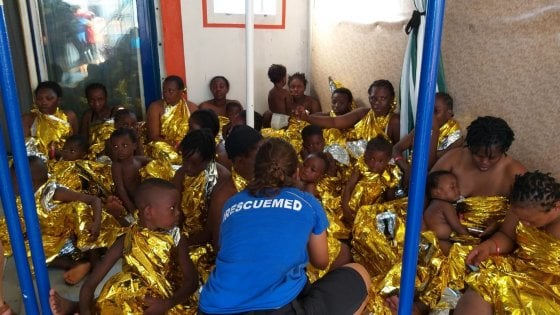 Mar Egeo: naufraga un barcone di migranti e muoiono sette persone. Cinque erano bambini