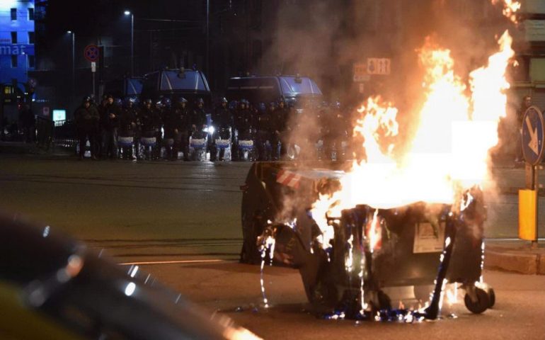 Incidente a un corteo di anarchici a Torino: un indagato anche in Sardegna