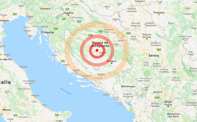 Paura in Bosnia per una scossa di terremoto di magnitudo 5.1, avvertita anche in Serbia e Croazia.
