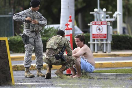 Paura a Pearl Harbour: un militare uccide due persone e poi si toglie la vita sparandosi alla testa