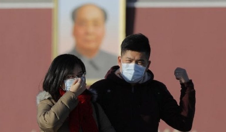 Salgono a 17 le vittime del coronavirus. Il sindaco di Wuhan, epicentro del focolaio: «Non venite»