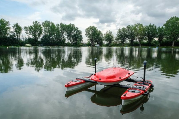 Foto esemplificativa di un drone acquatico per monitoraggio.