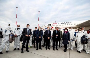 I medici e gli infermieri albanesi arrivati in Italia