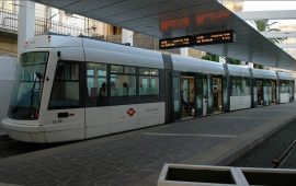 Immagini relative alla metropolitana leggera già presente a Cagliari.