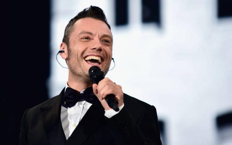 Una recente immagine del cantautore Tiziano Ferro.