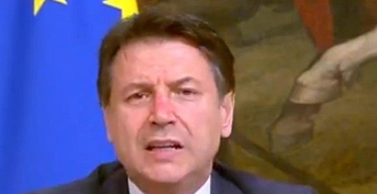 Giuseppe Conte parla all’Italia: “Non ci sono prospettive per allentare le misure”