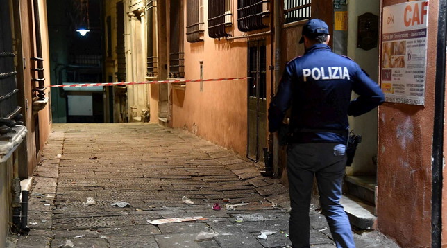 Fa a pezzi il corpo della madre e lo infila in sacchi della spazzatura: la macabra vicenda avvenuta a Genova
