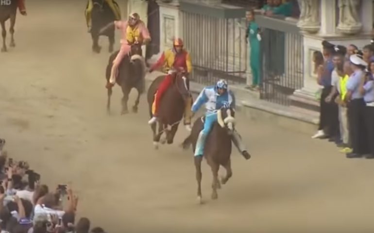 Foto di repertorio del Palio di Siena.