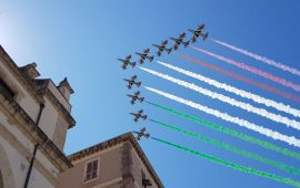 Le Frecce Tricolori durante il sorvolo di Cagliari del 27 maggio.