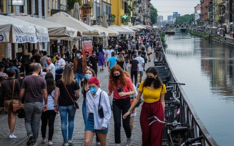 Fase 2 a Milano: Sala vieta la vendita di bevande da asporto dopo le 19