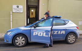 Immagine di repertorio di una volante della polizia di stato.