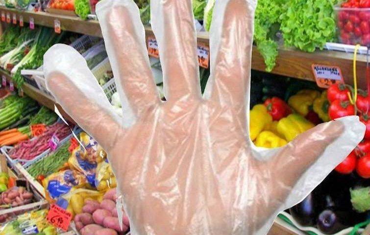 Dietrofront dell’Oms: non usate i guanti, potrebbero essere pericolosi