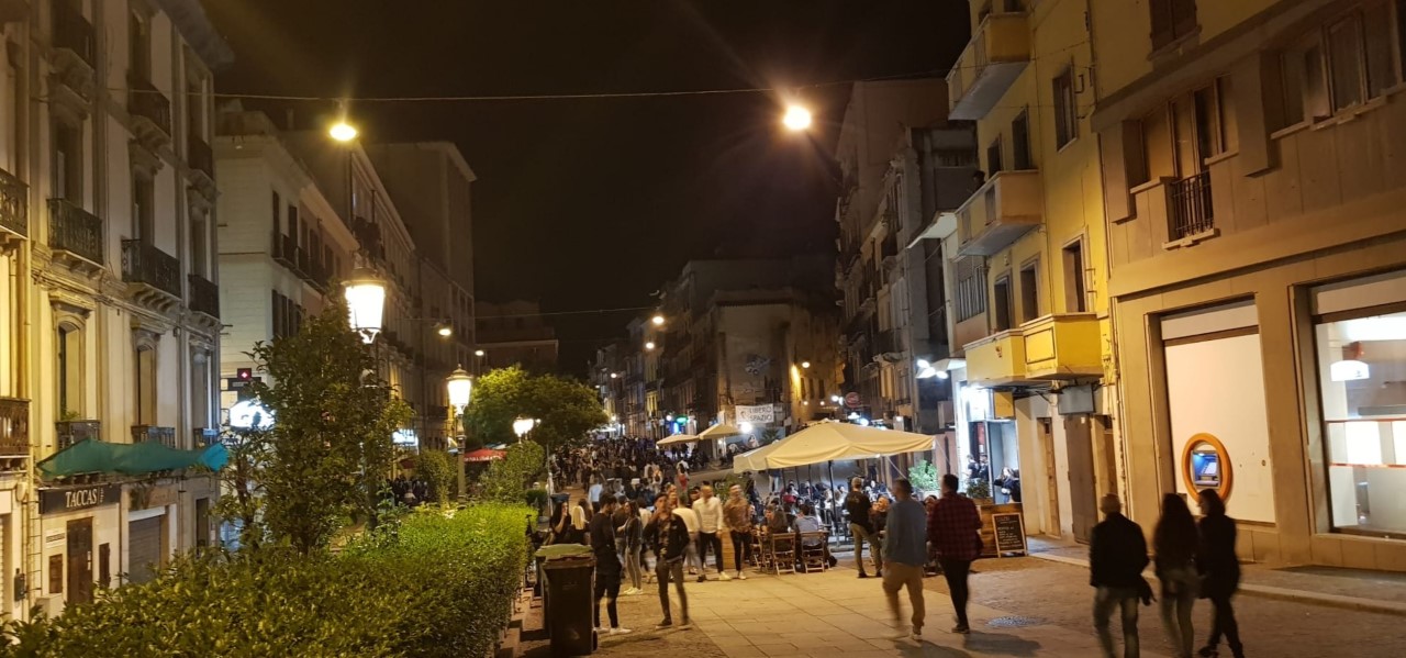 Foto, Corso Vittorio Emanuele a Cagliari, scattata l'ultimo fine settimana.