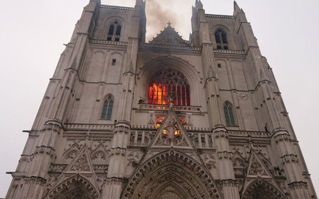 Francia: va a fuoco la cattedrale di Nantes, gioiello del gotico