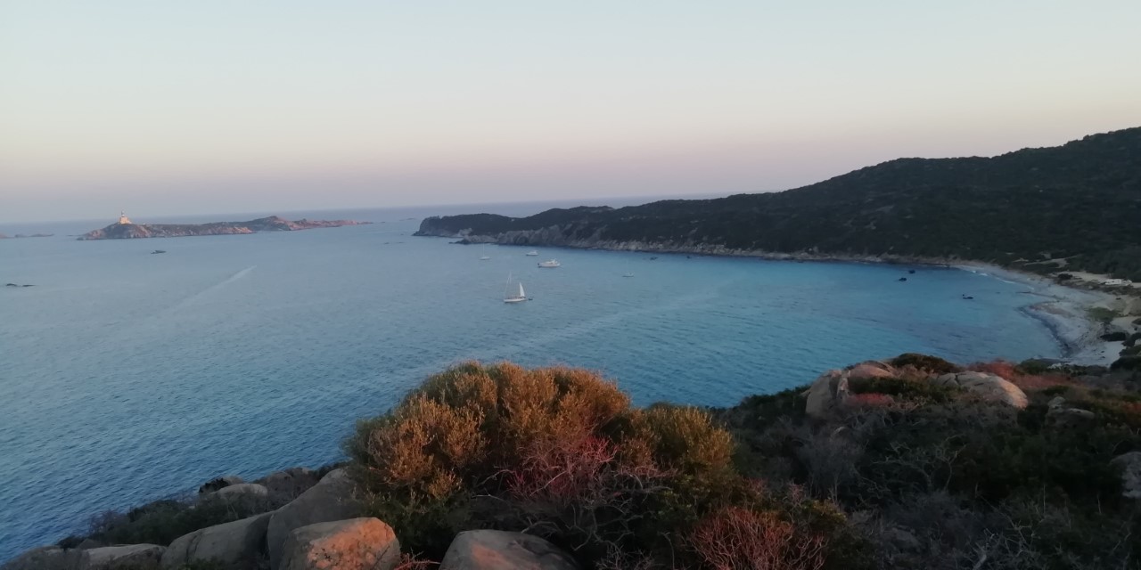 Immagine del mare di Porto Giunco, località balneare di Villasimius.