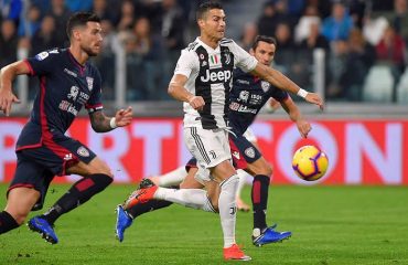 Cristiano Ronaldo contro il Cagliari in una foto di repertorio.