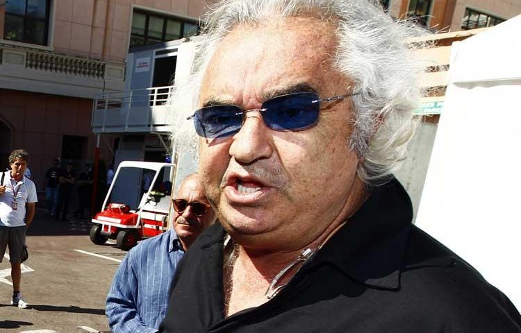 Briatore dimesso dal San Raffaele. Farà la quarantena a casa della Santanchè
