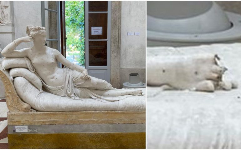 Turista austriaco si siede sulla statua di Paolina Bonaparte di Canova e spacca le dita dei piedi dell’opera