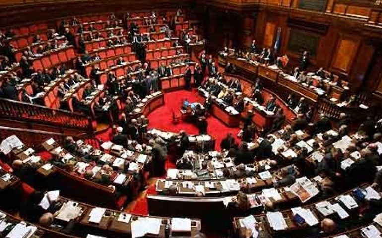 Fanno richiesta del bonus da 600 euro: 5 deputati da 12mila euro al mese nella bufera