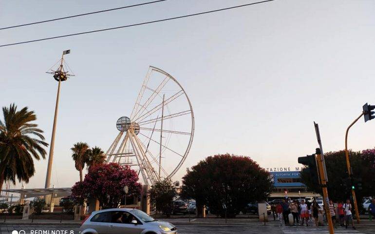 La discussa ruota panoramica di Cagliari.