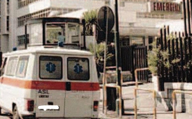 Napoli, sospetto Covid muore nel bagno dell’ospedale Cardarelli