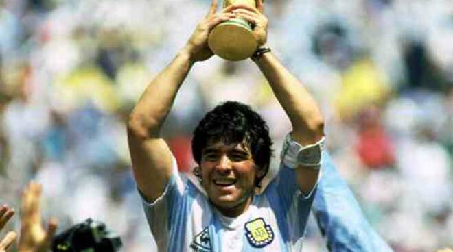 Diego Maradona è morto: addio al più grande di tutti