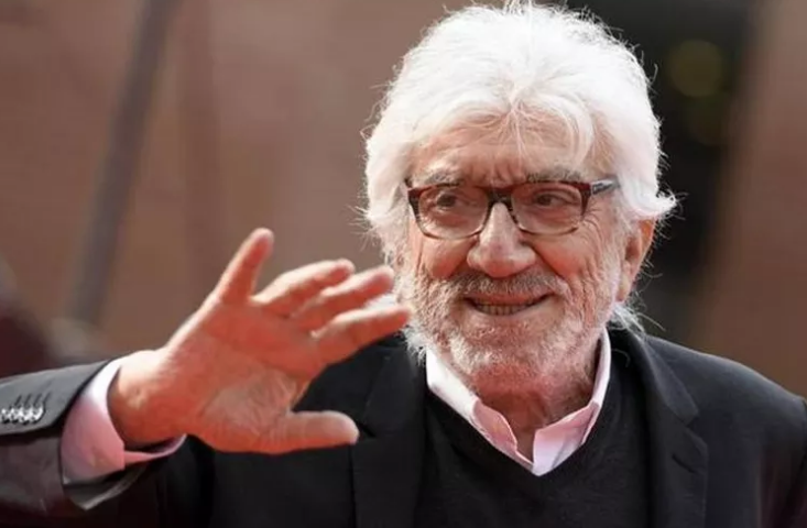 Lutto nel mondo dello spettacolo. È morto il grande Gigi Proietti: proprio oggi avrebbe compiuto 80 anni