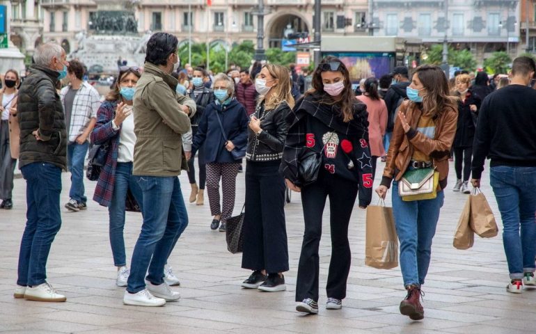 Covid-19 in Italia, scende l’Rt: a -1 in 4 regioni. Speranza: “Merito delle restrizioni”