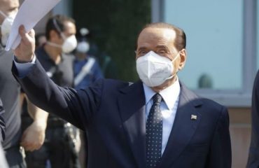 silvio-berlusconi-covid-mascherina