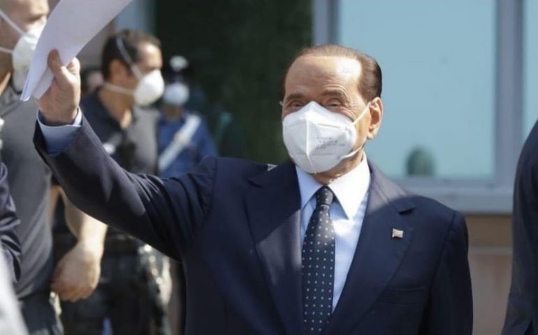 silvio-berlusconi-covid-mascherina