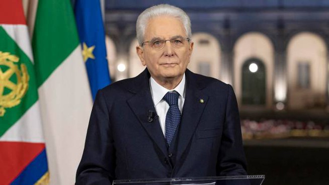 Mattarella: «Vaccinarsi è una scelta di responsabilità. Io mi vaccinerò appena possibile»