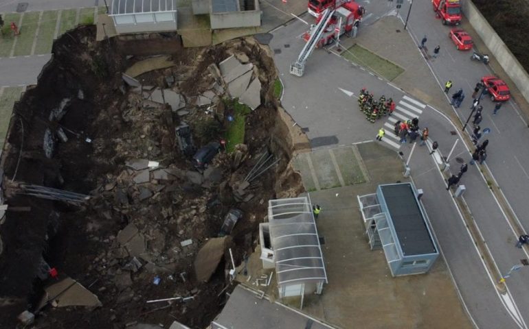 napoli-enorme-voragine-allospedale-del-mare-evacuato-il-covid-center-1