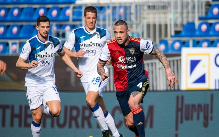 Casteddu-Atalanta 0-1: is sardos frigados dae Muriel pròpiu a s’agabbu de sa partida