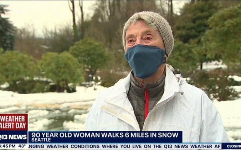 Usa, 90enne fa 10 km a piedi in mezzo alla neve pur di fare il vaccino anti-Covid