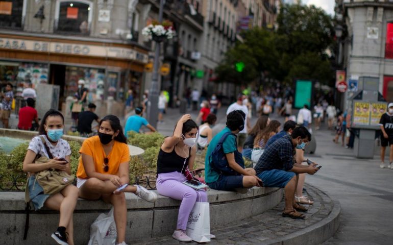 Infetzione de Covid-19 a Maiorca: 700 gióvanos positivos e 3000 in cuarantena