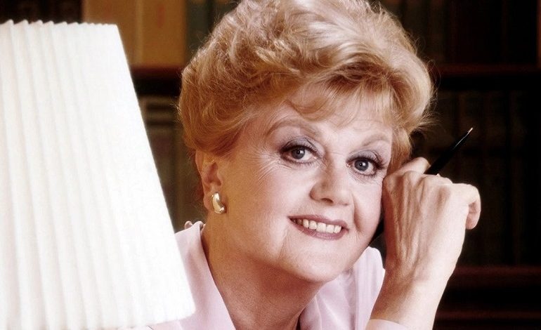 Addio ad Angela Lansbury: deceduta a 96 anni l’indimenticabile “Signora in giallo”