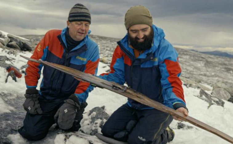 Lo sciatore preistorico: scoperta in Norvegia una coppia di sci di 3000 anni fa
